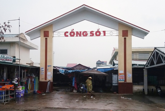 Hàng trăm tiểu thương khóc ròng vì chủ phường ôm tiền tỷ bỏ trốn - 2 Một góc chợ Phủ Diễn, nơi có đến 2/3 tiểu thương tham gia đường dây chơi phường của bà Soa.