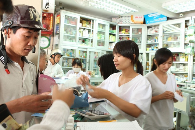 Bài 1: Sóng đầu tư đổ về các nhà máy thuốc - 2 Tiêu thụ thuốc