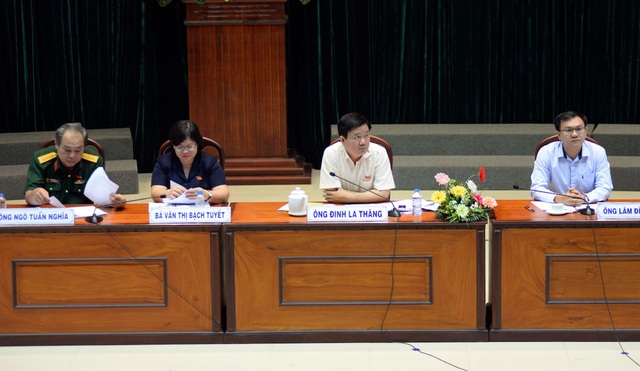 Bí thư Thăng "giải cứu" vụ bán nhà nhưng không bán tường, cầu thang - 2 Buổi tiếp xúc cử tri diễn ra trong không khí đối thoại, thẳng thắn, cởi mở