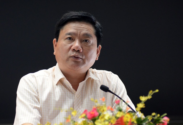 Bí thư Thăng "giải cứu" vụ bán nhà nhưng không bán tường, cầu thang - 3 Bí thư Đinh La Thăng lắng nghe từng ý kiến của cử tri