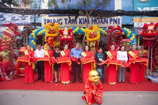 Chưa hết năm 2016, lợi nhuận PNJ đã vượt kế hoạch 22% - 2 PNJ liên tiếp khai trương, mở rộng chi nhánh