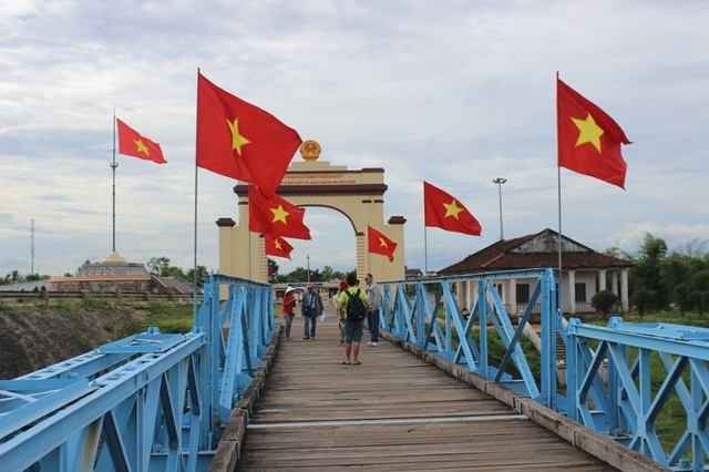 Khu di tích đôi bờ Hiền Lương - Bến Hải 