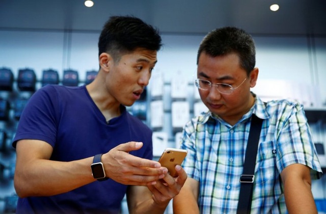 Nhân viên công ty tại Trung Quốc bị cấm mua iPhone 7, iPhone 7 Plus - 1