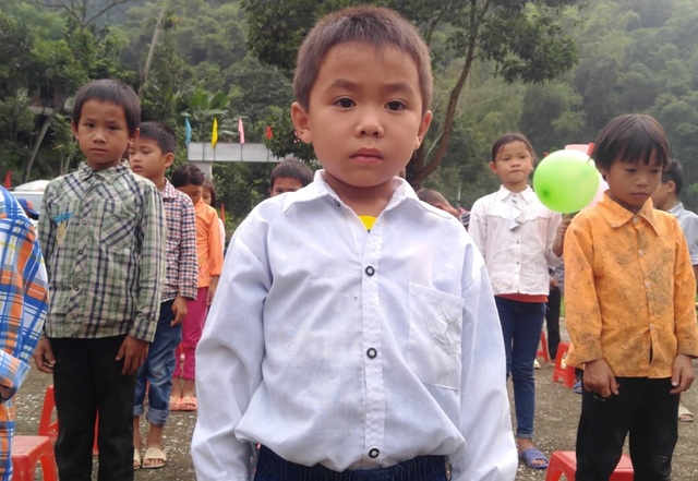Xúc động lễ khai giảng nơi vùng biên giới - 1 Học sinh trường Tiểu học Yên Khương 1 khai giảng năm học mới