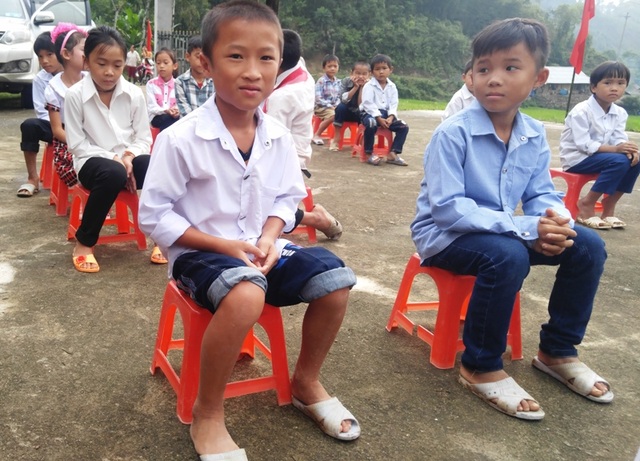 Xúc động lễ khai giảng nơi vùng biên giới - 2 Niềm vui đến trường của học sinh vùng biên