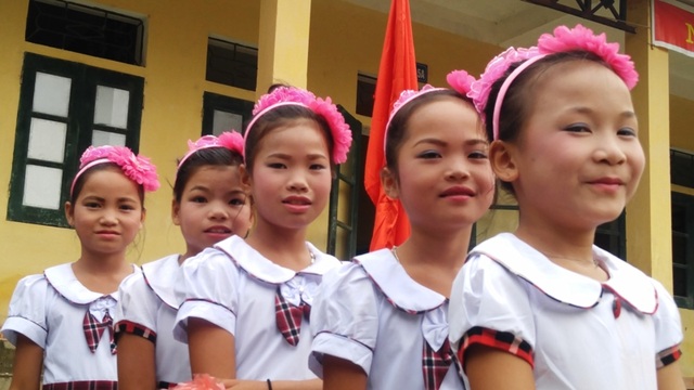 Xúc động lễ khai giảng nơi vùng biên giới - 5 Nụ cười học sinh trong ngày khai giảng