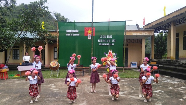 Xúc động lễ khai giảng nơi vùng biên giới - 9 Chương trình văn nghệ chào mừng lễ khai giảng