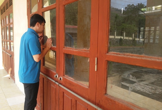 Thanh Hóa: Trung tâm dạy nghề 30 tỷ đồng vắng như “chùa bà đanh” - 2 Phòng chứa máy móc phục vụ dạy nghề cửa đóng then cài