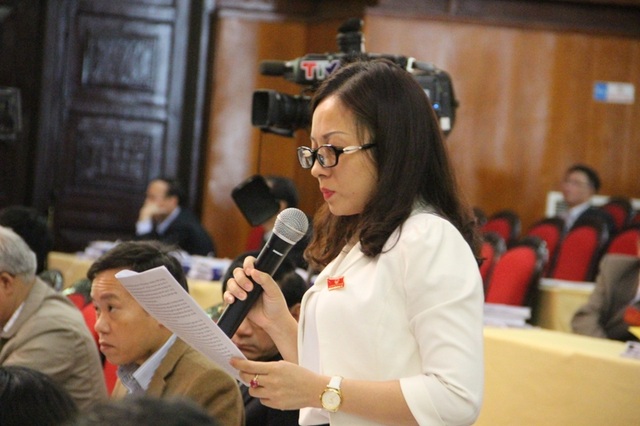 Giải quyết “bài toán khó” về giáo viên, nhân viên hợp đồng - 1 Đại biểu Lê Thị Như Hoa đặt câu hỏi về trách nhiệm người đứng đầu