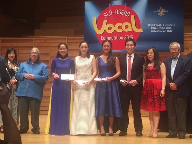 Phạm Khánh Ngọc vinh danh Việt Nam với giải Nhì opera quốc tế - 2 Khánh Ngọc đã xuất sắc vượt qua nhiều đối thủ nặng ký quốc tế ở bảng chuyên nghiệp.