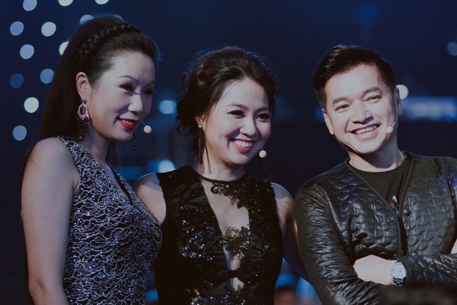 Hoàng Oanh căng thẳng hát cải lương sau chấn thương đập đầu xuống sàn - 5 Nghệ sĩ Quang Minh, Lê Khánh và Á hậu Trịnh Kim Chi.