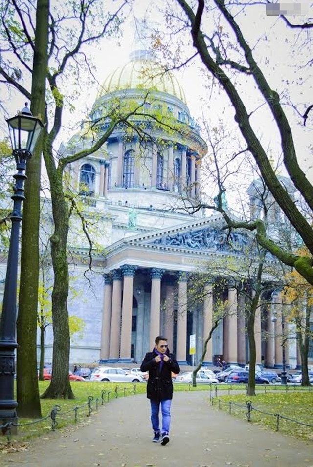 Bằng Kiều hội ngộ Quang Thắng trong tiết thu lãng mạn của Moscow - 8 Bằng Kiều tận hưởng những phút thư giãn ở thành phố lớn là Xanh-Petecbua và thủ đô Moscow.