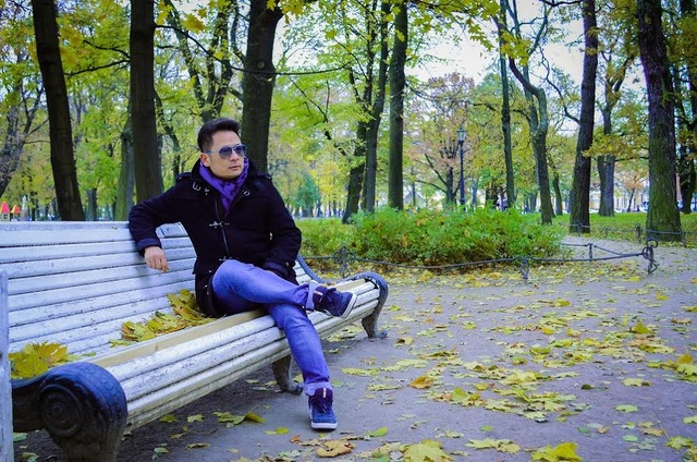 Bằng Kiều hội ngộ Quang Thắng trong tiết thu lãng mạn của Moscow - 3 Chuyến lưu diễn tại Nga lần này, với Bằng Kiều vừa là chuyến đi phục vụ khán giả, kiều bào nước ngoài vừa là một dịp để anh thư giãn sau thời gian dài gắn với các live show của mình cũng như gắn với vai trò giám khảo tại Vietnam Idol.