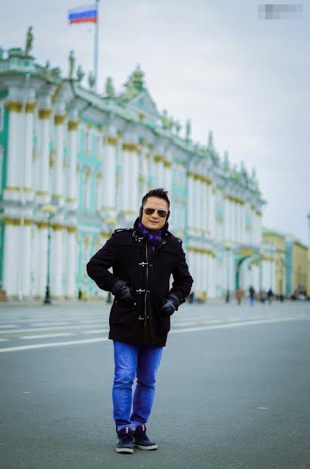 Bằng Kiều hội ngộ Quang Thắng trong tiết thu lãng mạn của Moscow - 10 Trong thời gian qua, Bằng Kiều hoạt động nhiều hơn tại thị trường âm nhạc trong nước đánh dấu mình trên ghế nóng của Vietnam Idol là một giám khảo vừa khó tính vừa hài hước.
