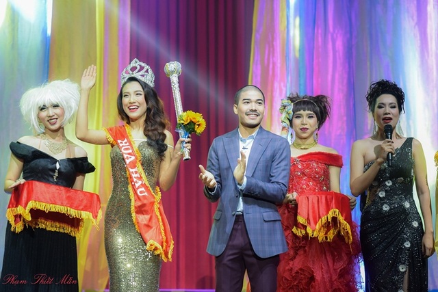 Trịnh Kim Chi “lột trần” hậu trường thi nhan sắc với “Hoa hậu Ao làng” - 3 Trịnh Kim Chi “lột trần” hậu trường thi nhan sắc với “Hoa hậu Ao làng” - 3
