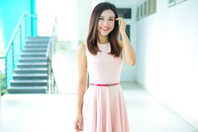 Hoàng Oanh được Xuân Bắc “đắm đuối” ngắm nhìn - 3 Hoàng Oanh được Xuân Bắc “đắm đuối” ngắm nhìn - 3