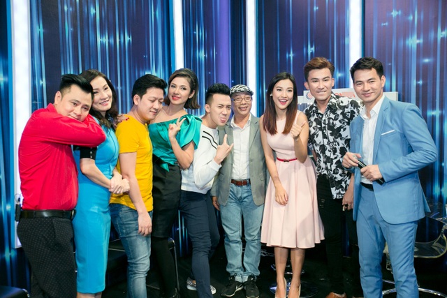 Hoàng Oanh được Xuân Bắc “đắm đuối” ngắm nhìn - 7 Hoàng Oanh được Xuân Bắc “đắm đuối” ngắm nhìn - 7