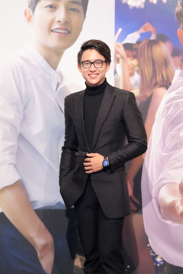 Mới đây, Quang Bảo đã nhận được lời mời từ Tổng cục Du lịch Hàn Quốc, là đại diện Việt Nam dẫn dắt và trò chuyện cùng dàn sao Hậu duệ mặt trời nhân sự kiện Hallyu K-Drama Gala Dinner Show.