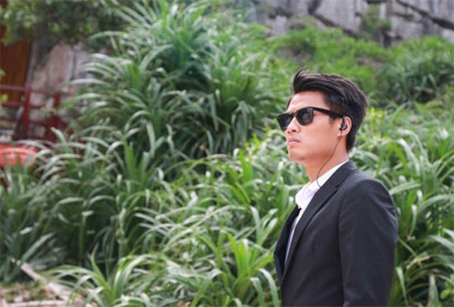 Bằng Kiều “đòi” “cặp kè” NSND Hồng Vân lần thứ 2 đóng phim - 6 Đảm nhiệm vai chàng vệ sĩ Kevin lạnh lùng với nỗi đau dồn nén, Mạc Hồng Quân gây bất ngờ khi từ một cầu thủ trở thành diễn viên.