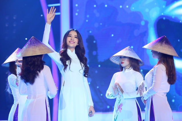 Nam Em: “Cuộc đời này như biển cả, ai không bơi sẽ chìm” - 5 Nam Em: “Cuộc đời này như biển cả, ai không bơi sẽ chìm” - 5