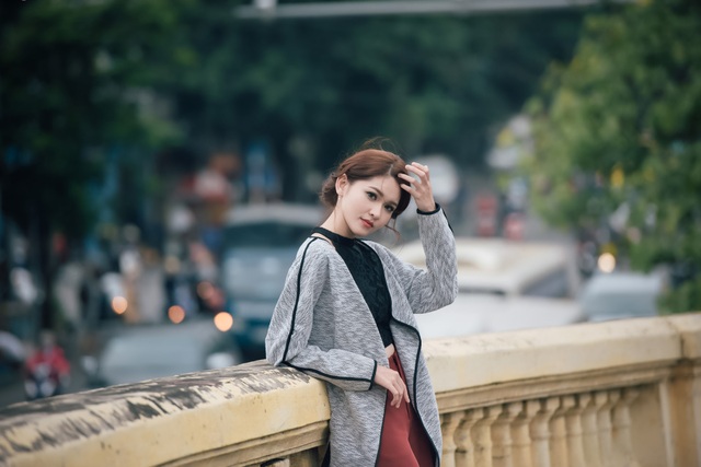 Á hậu Thùy Dung thong dong khám phá Hà Nội xưa - 13 Sau khi hoàn tất học kỳ 1 vào giữa tháng 12, Thuỳ Dung mong muốn dành nhiều thời gian tham gia các hoạt động xã hội, đặc biệt là dịp Giáng Sinh và Tết âm lịch sắp đến.