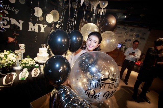 Á hậu Huyền My: “21 tuổi tôi lớn dần trong vòng tay gia đình” - 6 Á hậu Huyền My: “21 tuổi tôi lớn dần trong vòng tay gia đình” - 6
