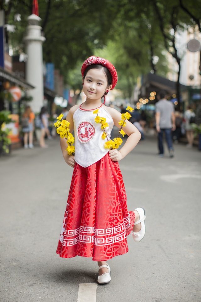 Bé Bảo Ngọc “Gương mặt thân quen” chuyên nghiệp làm mẫu cùng HH Ngọc Hân - 10 Bé Bảo Ngọc “Gương mặt thân quen” chuyên nghiệp làm mẫu cùng HH Ngọc Hân - 10