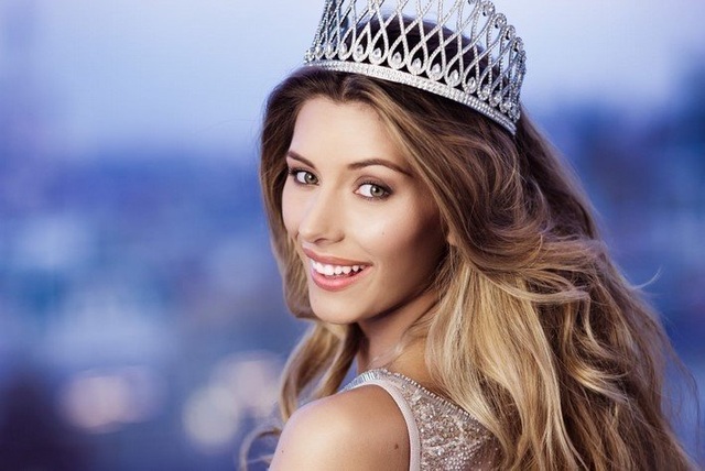 Hoàng tử Trung Phi đăng ký dự show Đỗ Trịnh Hoài Nam tại Paris Haute Couture - 10 Miss France 2016.