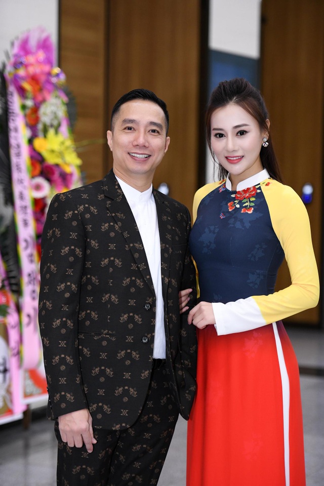 “Quỳnh Búp bê”, Á hậu Huyền My catwalk BST áo dài của NTK Đỗ Trịnh Hoài Nam - 3 NTK Đỗ Trịnh Hoài Nam và diễn viên Quỳnh Búp Bê - Phương Oanh.