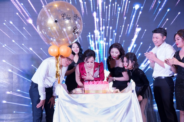 Kim Thiên Hoa và hành trình 5 năm chinh phục thị trường mỹ phẩm - Ảnh 5. Kim Thiên Hoa và hành trình 5 năm chinh phục thị trường mỹ phẩm - Ảnh 5.