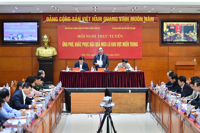 Thủ tướng: Chống lũ là điều kiện thử thách lãnh đạo, xem có sát dân không - 1 Thủ tướng chủ trì hội nghị trực tuyến về ứng khó, khắc phục hậu quả mưa lũ miền Trung.