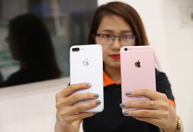 iPhone 7 Plus: iPhone 7 Plus là sản phẩm mới nhất của Apple với nhiều cải tiến đáng kể so với phiên bản trước đó. Tuyệt vời cho việc chụp ảnh và video, đây là một trong những chiếc điện thoại đẳng cấp nhất hiện nay.