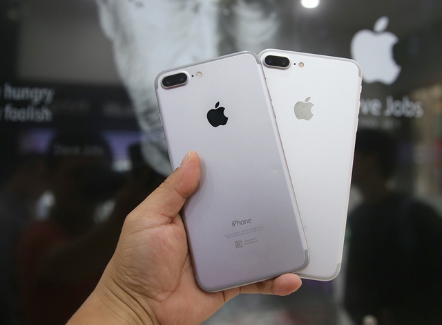Nếu bạn muốn sở hữu một chiếc điện thoại iPhone 7 Plus màu grey đẹp và thời thượng, hãy chọn chiếc điện thoại này! Với thiết kế tinh xảo, tính năng ưu việt và màu sắc đẹp mắt, iPhone 7 Plus màu grey là sự lựa chọn hàng đầu cho những người yêu thích công nghệ.