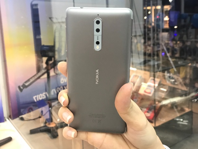 Nhà bán lẻ “gây sốc” với Nokia 8 chỉ 10,9 triệu đồng - 1 Từ nay – 13/10, khi đặt trước siêu phẩm Nokia 8 tại FPT Shop, bạn sẽ được nhận ngay phiếu mua hàng trị giá 200.000 đồng