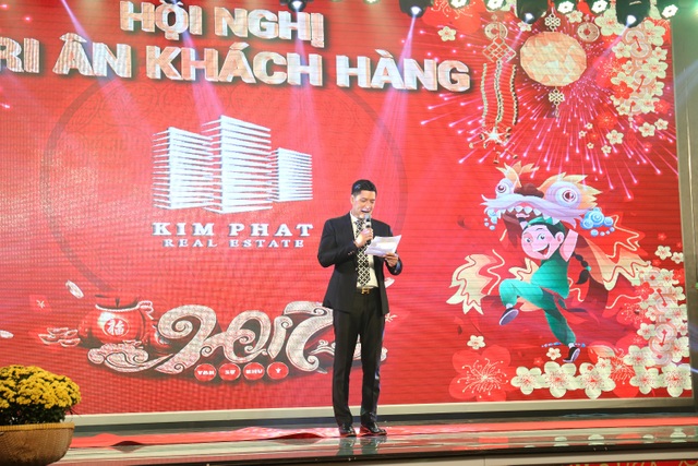 Địa ốc Kim Phát tưng bừng đại tiệc tri ân khách hàng - 2 MC Bình Minh là người dẫn chương trình của Bữa tiệc Tri ân
