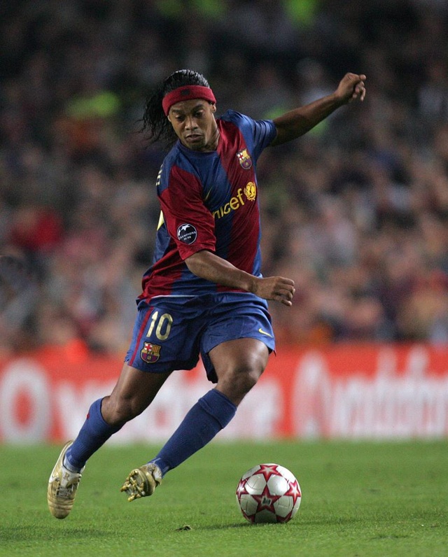 Đội hình UEFA hay nhất mọi thời đại Zidane Ronaldinho dự bị cho M10 CR7   Bóng Đá