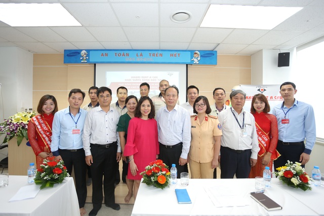 Khai giảng khóa: “An toàn giao thông, nâng cao chất lượng dịch vụ” - 1 Tổng quan của Lễ khai giảng