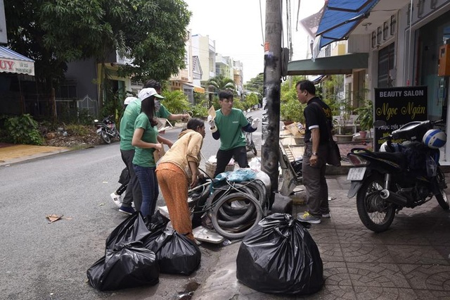 Chuyến xe tái chế thay đổi nhận thức về rác thải điện tử - 5 Người dân nhiệt tình đóng góp rác thải điện tử cho Chuyến xe tái chế