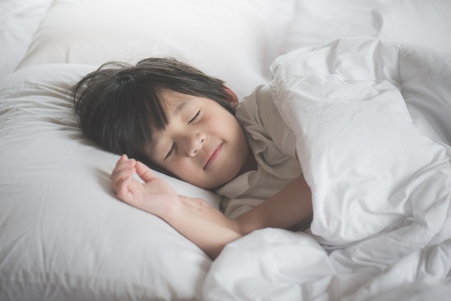 Bí quyết nuôi dưỡng giấc ngủ ngon cho trẻ - 2 Tiêu hóa khỏe, bụng êm giúp trẻ ngủ ngon hơn