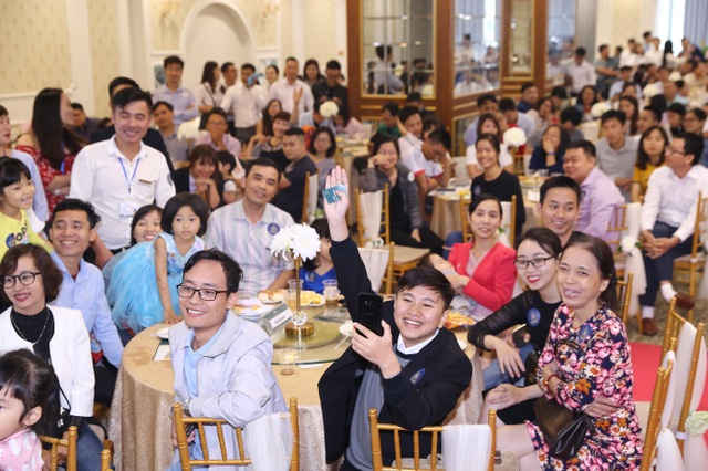 “Bùng nổ” giao dịch tại sự kiện mở bán Toà M1 - Mipec City View - 3 Khách hàng sôi nổi hưởng ứng phần bốc thăm may mắn tại chương trình