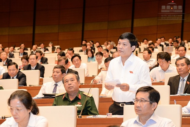 Các "siêu dự án" lãng phí, thất thoát: Không thể cứ "bắn chỉ thiên" mãi - 2 Đại biểu Phạm Phú Quốc (ảnh: Quochoi.vn)