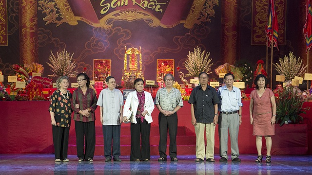 Xúc động phút tưởng niệm nghệ sĩ Hán Văn Tình, Trần Lập trong lễ giỗ Tổ sân khấu - 3 Tri ân các nghệ sĩ lão thành đã có nhiều đóng góp cho nghệ thuật trong các lĩnh vực khác nhau.