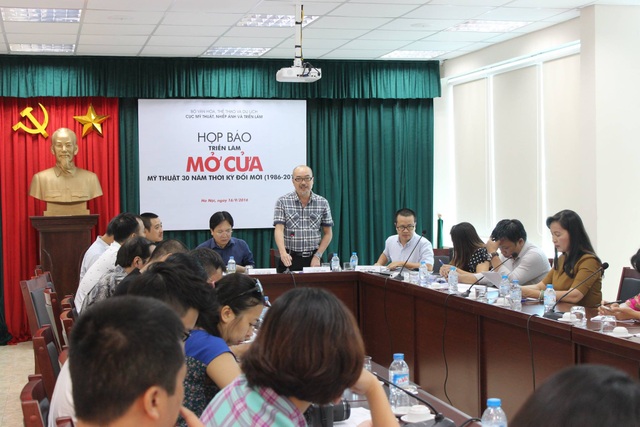 Triển lãm “Mở cửa” - Mỹ thuật 30 năm thời kỳ Đổi mới - 1 Toàn cảnh cuộc họp báo sáng 16/9. Ảnh: NĐB.