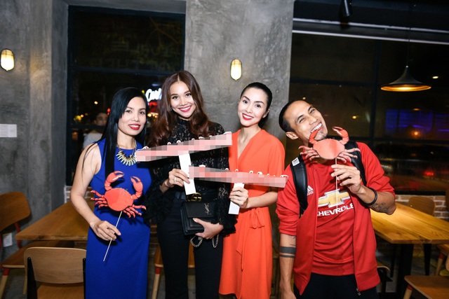 Dàn sao Việt “lội nước” đến chúc mừng vợ chồng Tăng Thanh Hà - 9 Dàn sao Việt “lội nước” đến chúc mừng vợ chồng Tăng Thanh Hà - 9