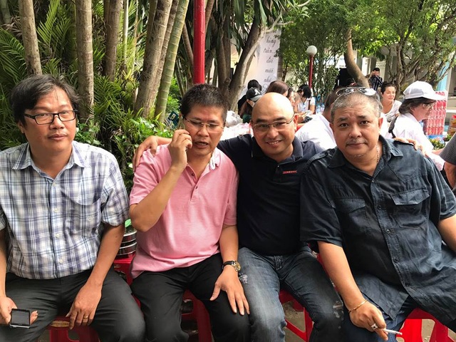 Nghệ sĩ ngậm ngùi tới viếng Lê Công Tuấn Anh - 9 Nghệ sĩ ngậm ngùi tới viếng Lê Công Tuấn Anh - 9