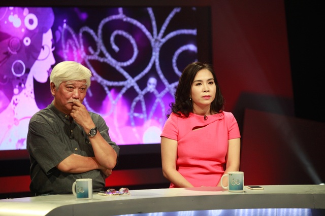 Bao giờ các cuộc thi Hoa hậu ở Việt Nam mới bớt... ngớ ngẩn? - 1 Bà Lưu Nga và Nhà sử học Dương Trung Quốc trong chương trình 60 phút mở phát sóng hôm 1/10. Ảnh: T.A.