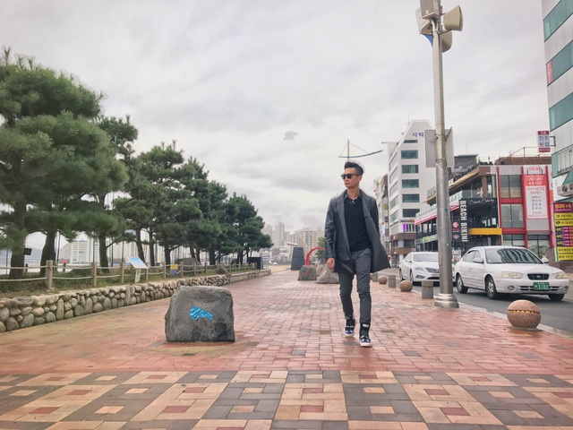 Slim V đưa nón lá qua trình diễn âm nhạc tại Asia Song Festival - 2 Hình ảnh Slim V trên đất nước Hàn Quốc khi vừa đặt chân đến đất nước này.