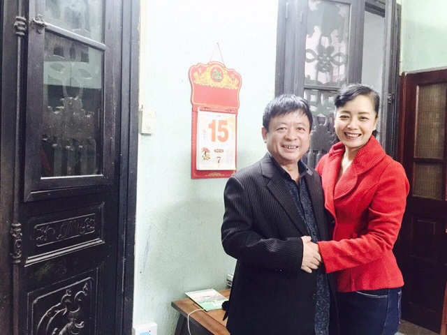 NSƯT Chiều Xuân mong ngôi nhà 65 Nguyễn Thái Học sớm trở thành địa chỉ văn hóa - 3 Gia đình nhạc sĩ Đỗ Hồng Quân và NSƯT Chiều Xuân ở tại tầng 2 của ngôi nhà. Ảnh: CX.