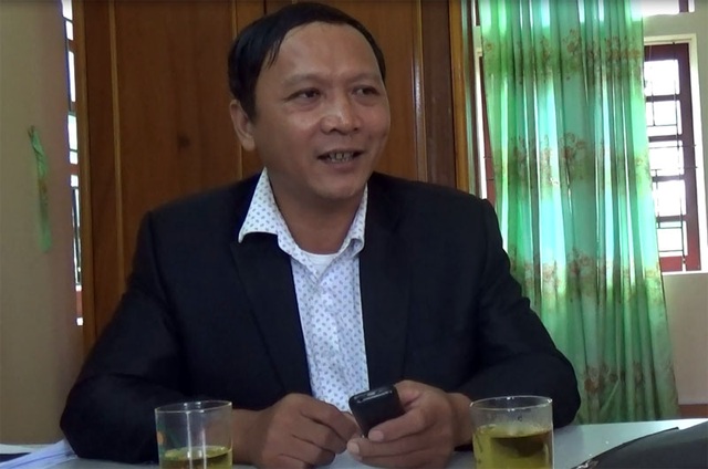 Công trình “nát bét”, chủ đầu tư xin nhà nước "gánh giúp" trách nhiệm? - 3
Ông Phan Văn Hóa - Phó Chủ tịch UBND xã Ân Phú phủ nhận sai phạm của chủ đầu tư, đổ lỗi hoàn toàn cho mưa lớn.
