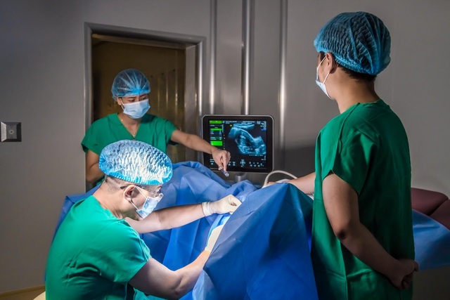 Lần đầu tiên tại Việt Nam: Điều trị vô sinh hiếm muộn được trả góp không lãi suất - 3 IVFTA đạt tỷ lệ thành công cao hàng đầu Việt Nam hiện nay: trung bình 53%, 80% đối với phụ nữ dưới 30 tuổi sẽ là điểm đến của nhiều cặp vợ chồng hiếm muộn khi áp dụng chương trình trả góp không lãi suất cho toàn bộ viện phí.